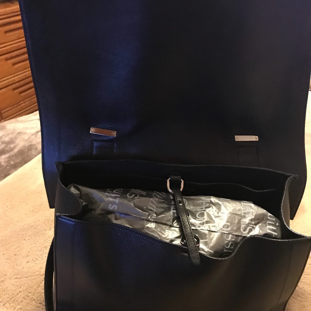 Authentic Givenchy - women’s bag - Picture 6 of 7